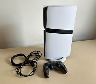 Consola Sony PS5 Pro Blanca y Multicolor