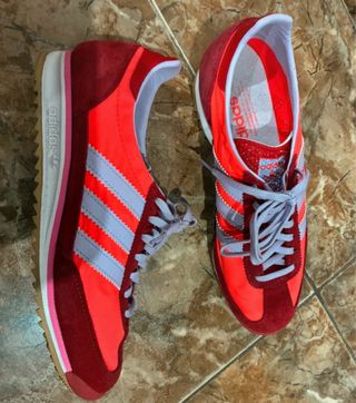 Zapatillas Adidas Rojas y Moradas