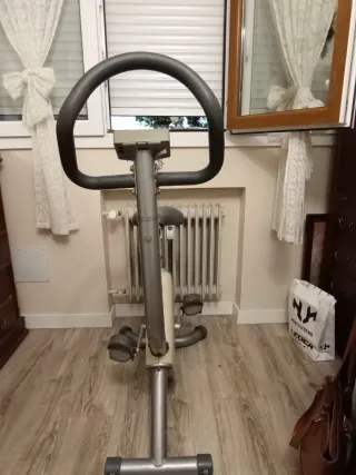 Bicicleta estática con marcador de velocidad, tiem