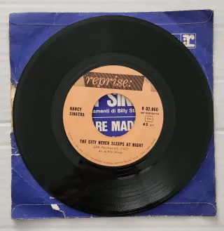 Nancy Sinatra - These Boots Are Made For Walkin' V