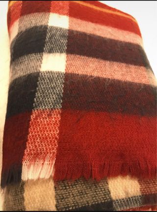 Gorro y chal tejido multicolor