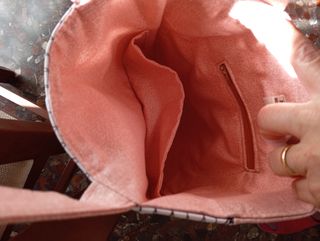 Bolso de tela multicolor con estampado