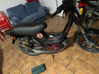 Derbi Variant Bola 8 con motor start 5