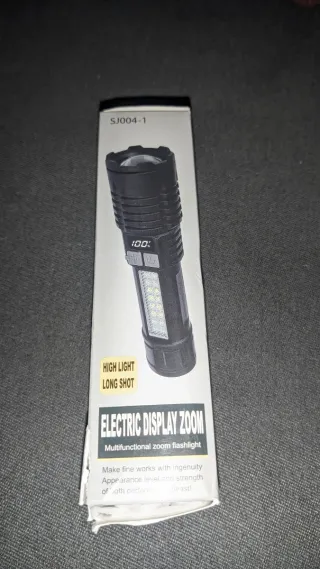 Linterna LED Zoom potente