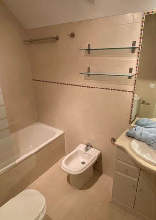 Estanterías de baño de vidrio y acero inoxidable