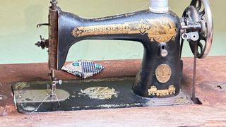 Máquina de coser Singer antigua
