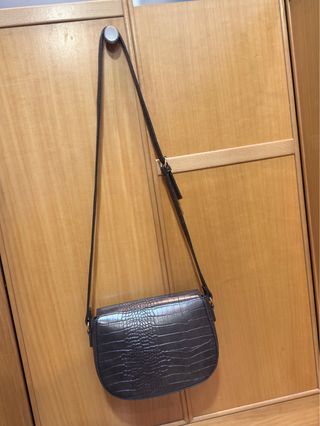 Bolso bandolera efecto cocodrilo