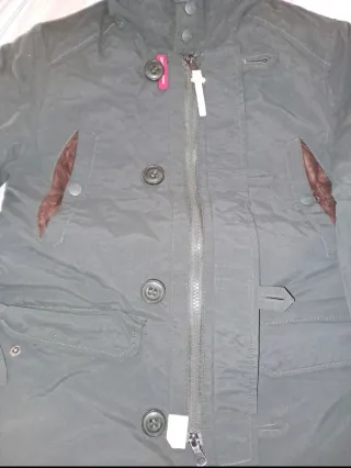 Parka verde con capucha