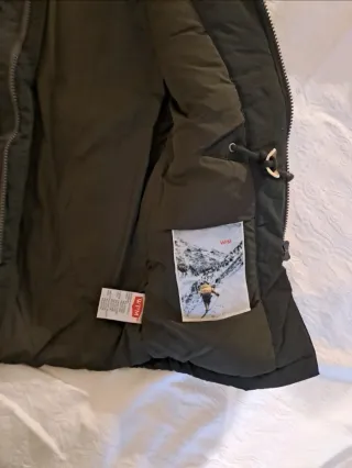 Parka verde con capucha