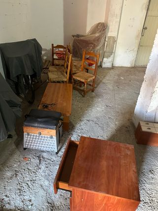 Conjunto de muebles de madera