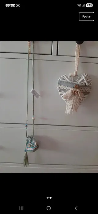 Colar comprido com búzios e contas