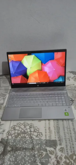 HP Pavilion 15 i7-1065G7 12GB 1TB SSD MX250