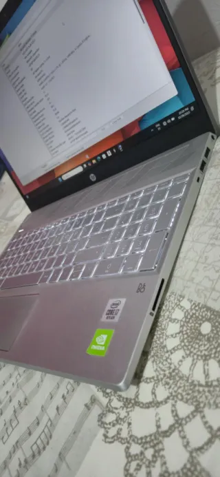 HP Pavilion 15 i7-1065G7 12GB 1TB SSD MX250