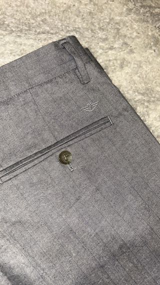 Pantaloni grigi eleganti