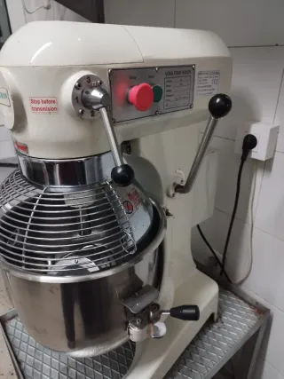 Batidora industrial EUTRON 20 l.