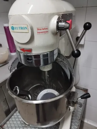 Batidora industrial EUTRON 20 l.