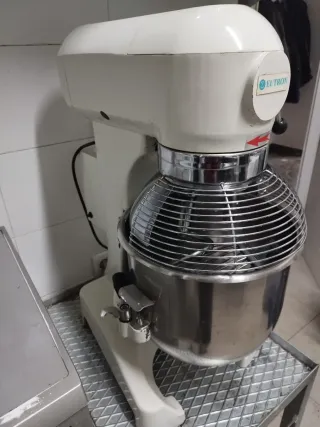 Batidora industrial EUTRON 20 l.