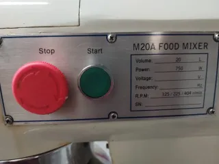 Batidora industrial EUTRON 20 l.