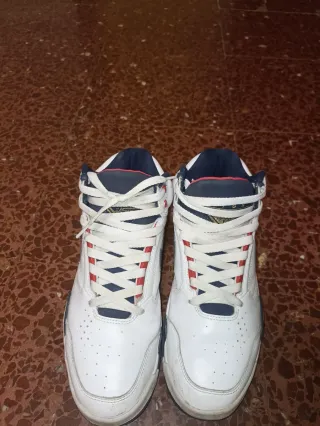 Zapatillas Nike Air Blancas y Rojas