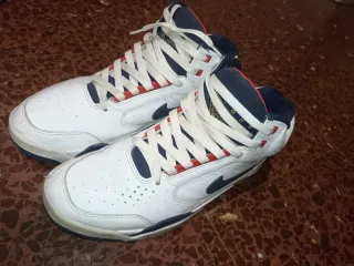 Zapatillas Nike Air Blancas y Rojas