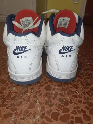Zapatillas Nike Air Blancas y Rojas