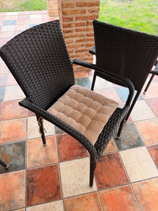 Mesa exterior metálica-madera y sillas NUEVAS