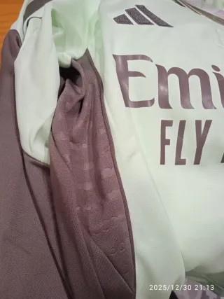 Chándal Real Madrid Adidas Verde Oliva talla 10