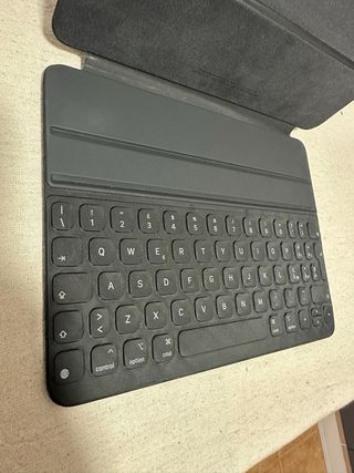 Apple Smart Keyboard Folio per iPad Pro e Air A2038