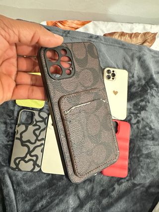 8 custodie per iPhone 12 Pro Max