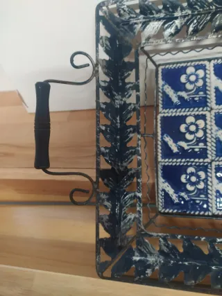 Bandeja metálica decorada