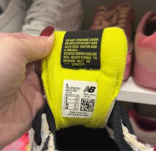 Zapatillas New Balance Gris y Amarillo