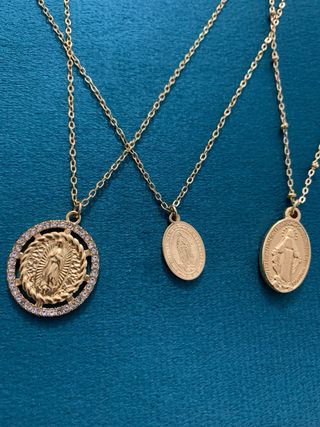 3 Gargantillas Virgen María Doradas