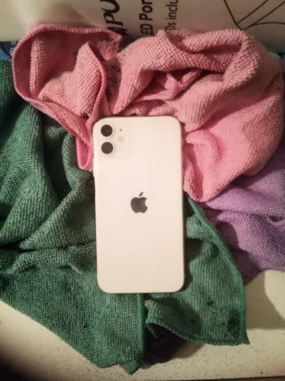 iPhone 11 Apple