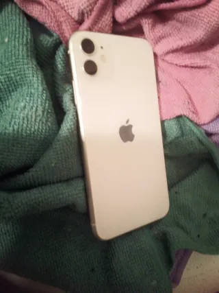 iPhone 11 Apple
