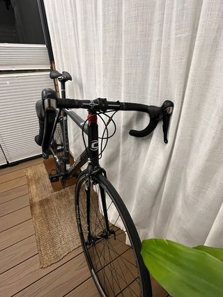 Bicicleta de carretera Cannondale Negra