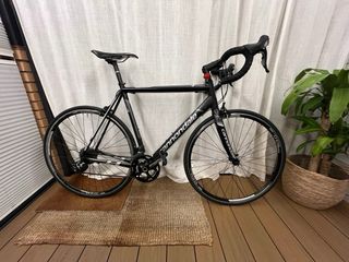 Bicicleta de carretera Cannondale Negra