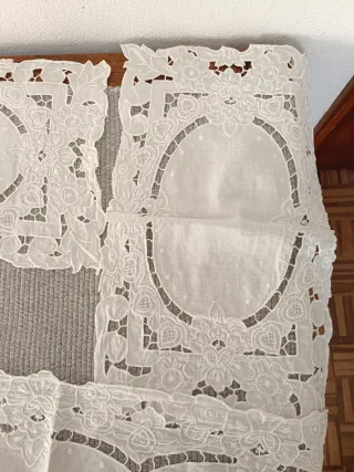 Conjunto de 5 naperons de bordado branco