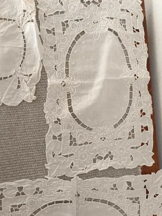 Conjunto de 5 naperons de bordado branco