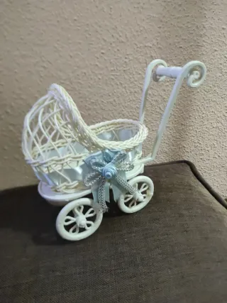 Carrito de bebé decorativo blanco 20cmx20
