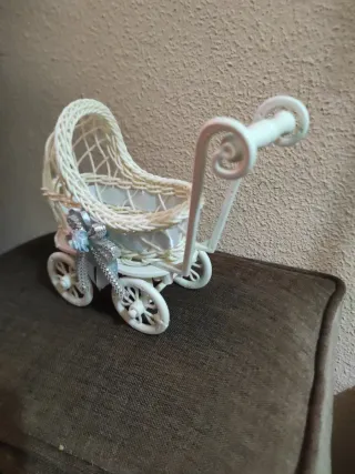 Carrito de bebé decorativo blanco 20cmx20
