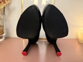 Zapatos de tacón Love Moschino negros