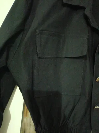 Chaqueta negra corta