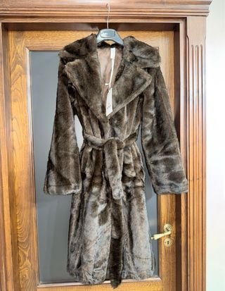 Pelliccia marrone con cintura vestibilità da S/XL