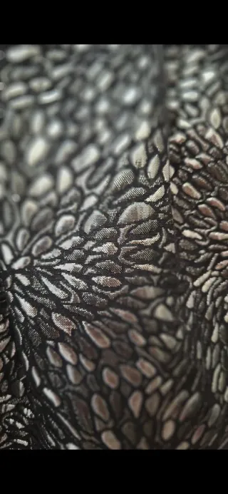 Vestido fiesta metalizado, escote palabra de honor