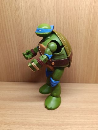 FIGURA LEONARDO TORTUGAS NINJA PLAYMATES 2014