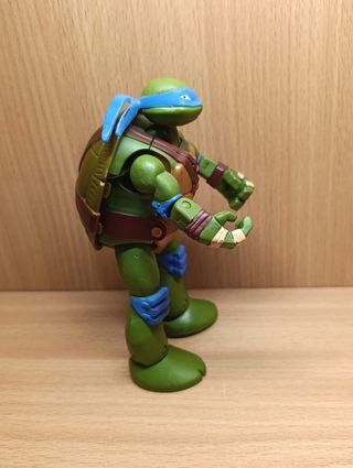 FIGURA LEONARDO TORTUGAS NINJA PLAYMATES 2014