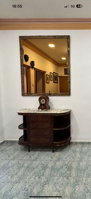 Mueble de entrada con espejo