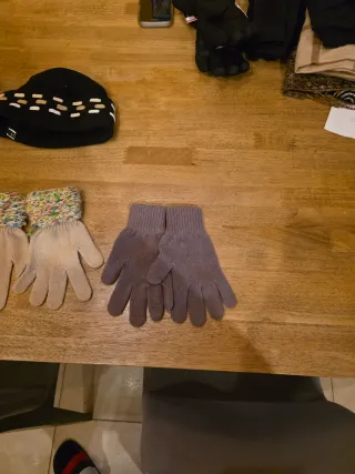 Lotto berretti, guanti e sciarpe