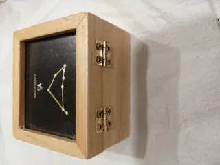 Caja de música de madera Capricorn