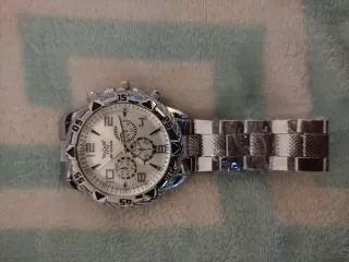 Reloj analógico Zhowe plateado y blanco